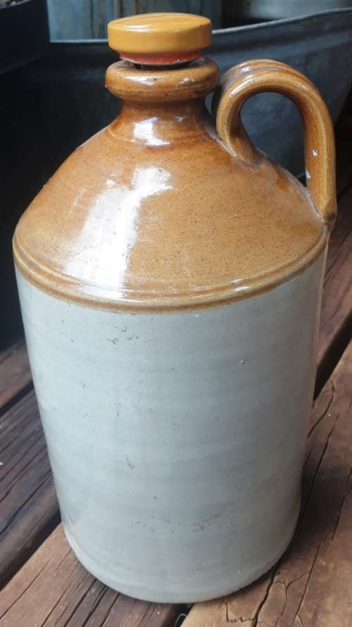 Antique 1 gallon Ironstone crock with handle and stopper-Height 35 cm, dia.18 cm-Good condition