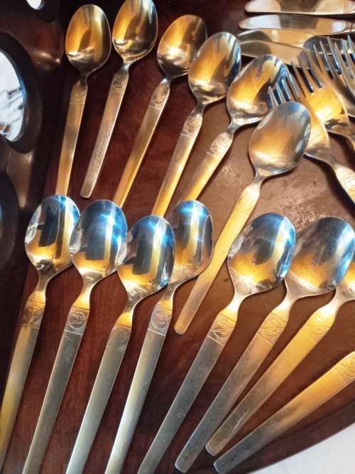 Collection of 23 quality old SAA/SAL(South African Airways) branded cutlery
