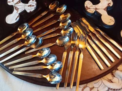 Collection of 23 quality old SAA/SAL(South African Airways) branded cutlery