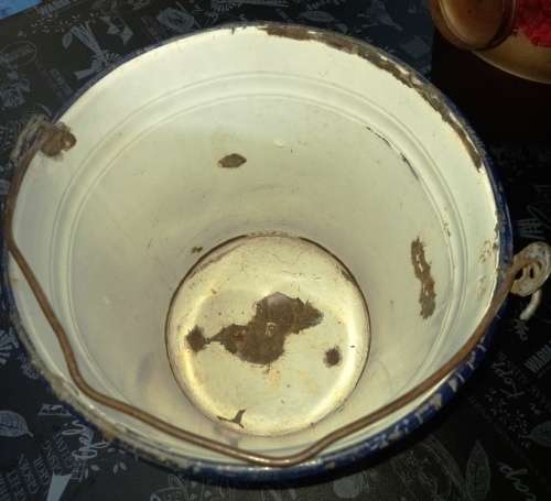 Good quality antique enamel bucket with wire handle and blue trimming-H 32 cm, TW 31 cm - no holes