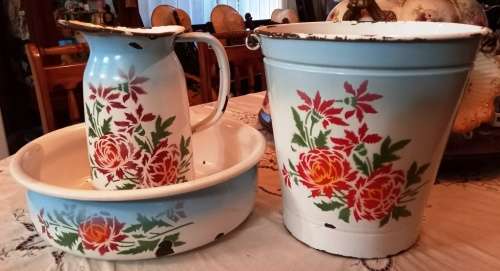 Nice  4 Piece vintage flowers design Enamel set-basin, pitcher and slop bucket