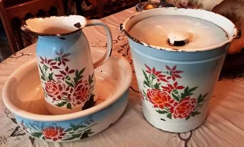 Nice  4 Piece vintage flowers design Enamel set-basin, pitcher and slop bucket