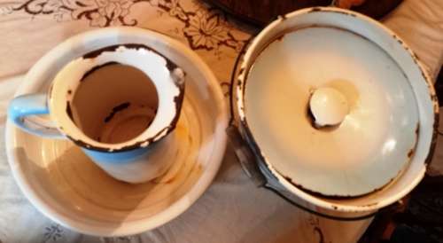 Nice  4 Piece vintage flowers design Enamel set-basin, pitcher and slop bucket