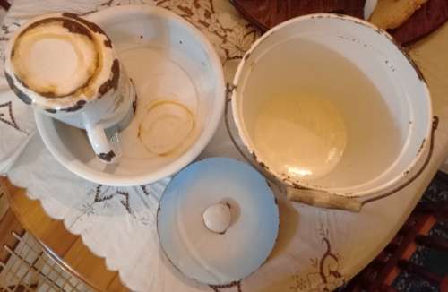 Nice  4 Piece vintage flowers design Enamel set-basin, pitcher and slop bucket