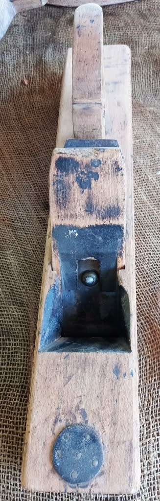 Big vintage wooden plane Sandusky and Sons with steel cast iron blade in good condition