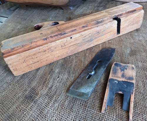 Big vintage wooden plane Sandusky and Sons with steel cast iron blade in good condition
