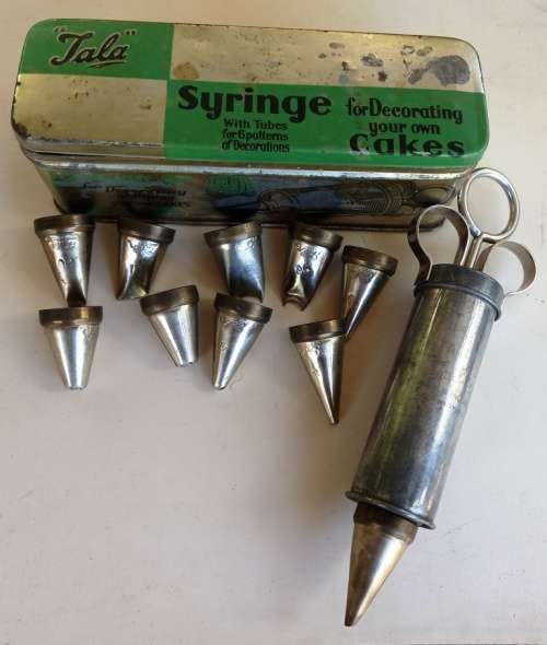 Vintage 1950`s good quality `Tala` Syringe for Cake Decorating-Made in England-in tin box