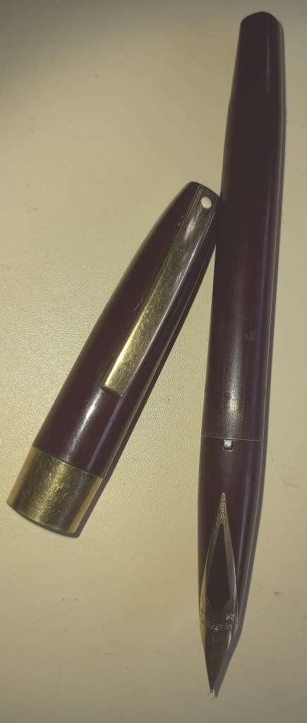 Vintage Scheaffer`s Fountain Pen made in USA- with 14 ct gold plated nib
