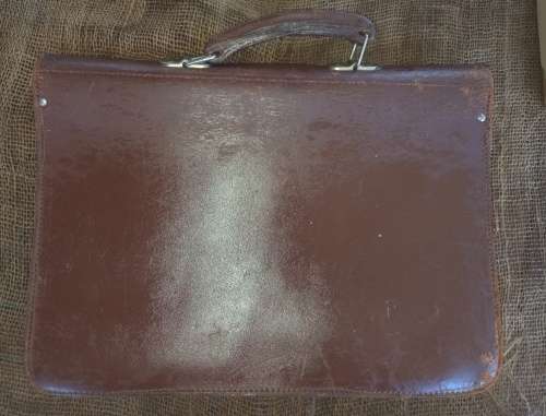 Genuine vintage good quality leather brief case