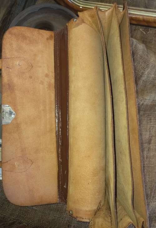 Genuine vintage good quality leather brief case