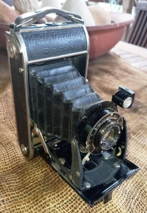 Vintage Voigtlander Bessa folding camera with Anastigmat 1:77 F10.5 lens