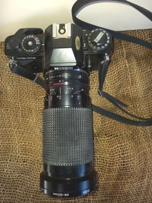Vintage Ricoh KR-10x SLR Camera with zoom lens-28-200mm CCT 1:40 MC @72 610013 CPCAuto Macro-Good