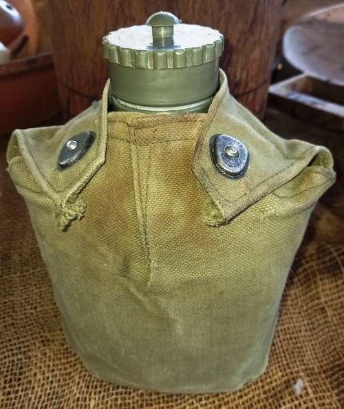SA/RHODESIAN ARMY WATER BOTTLE-In Good condition