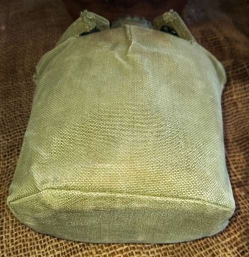 SA/RHODESIAN ARMY WATER BOTTLE-In Good condition