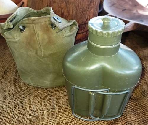 SA/RHODESIAN ARMY WATER BOTTLE-In Good condition