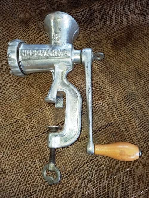 Vintage Husqvarna No 5-Reliance -Made in Sweden-meat mincer - very good condion/working