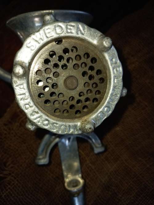 Vintage Husqvarna No 5-Reliance -Made in Sweden-meat mincer - very good condion/working