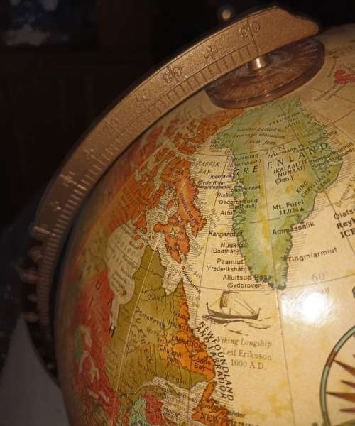 Vintage  Repogle 12 inch (30 cm) Diameter World Classic Series Globe on metal stand-very good cond.