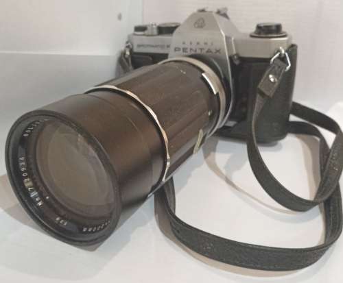 Pentax Spotmatic SP-F 35mm Camera SMC Takumar 1:2.8/55 Lens +Soligor Tele-Auto 1: 3.5 F 200mm Lens