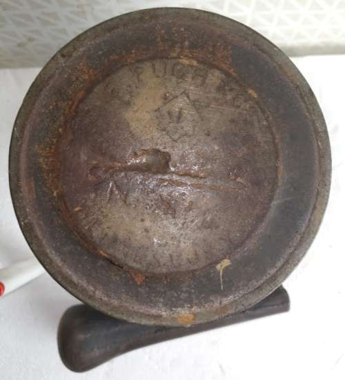 Vintage big heavy good quality Cast Iron Mortar and Pestle-E Pugh & Co, Wednesbury- W 4 Kg`s