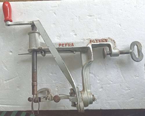 VINTAGE GERMAN `PEFRA PATENT TRIUMPF` MECHANICAL APPLE & PEAR PEELER c1940s