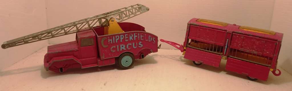 Corgi Major Toys Chipperfields Circus Crane Truck and cage