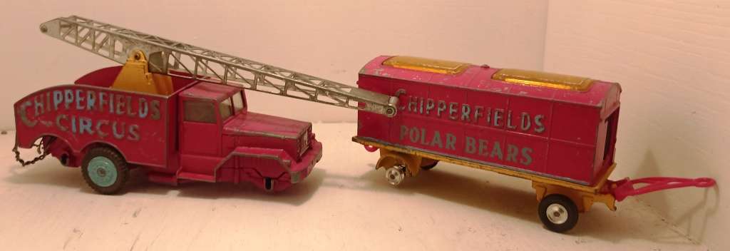 Corgi Major Toys Chipperfields Circus Crane Truck and cage