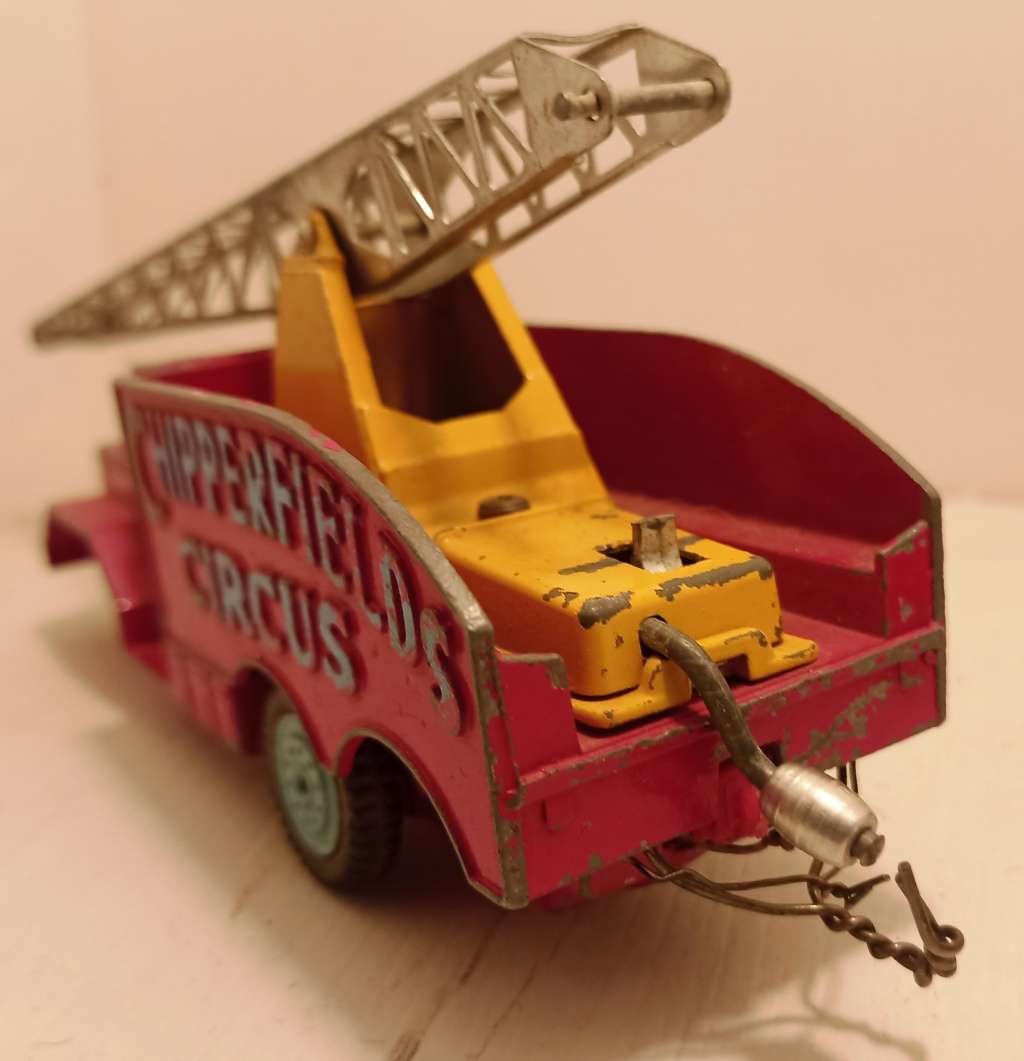 Corgi Major Toys Chipperfields Circus Crane Truck and cage