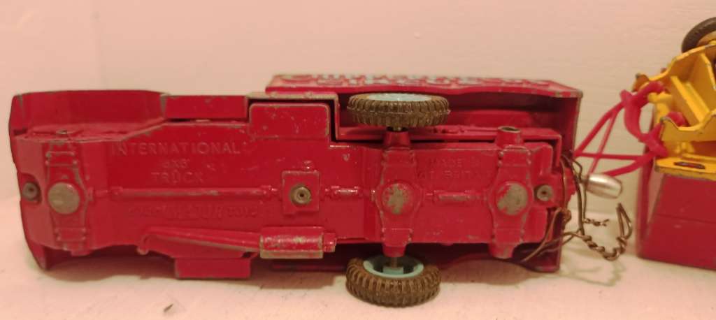 Corgi Major Toys Chipperfields Circus Crane Truck and cage