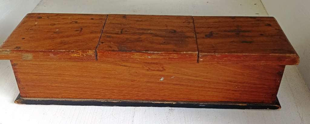 Nice vintage oak wooden three hatch ink holder