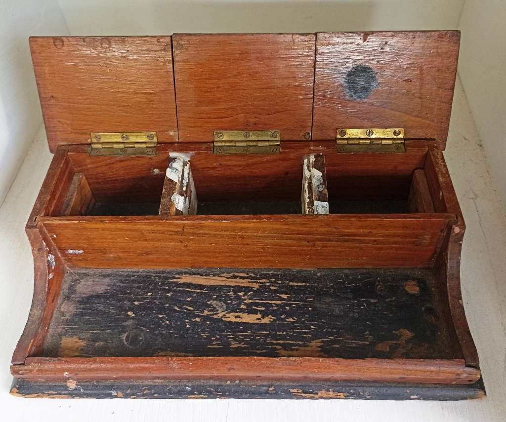 Nice vintage oak wooden three hatch ink holder