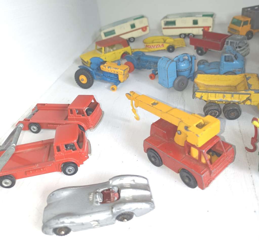Lot of different vintage  Lesney (21) matchbox and (2) Gorgi junior Trucks Die Casts vehicles-used