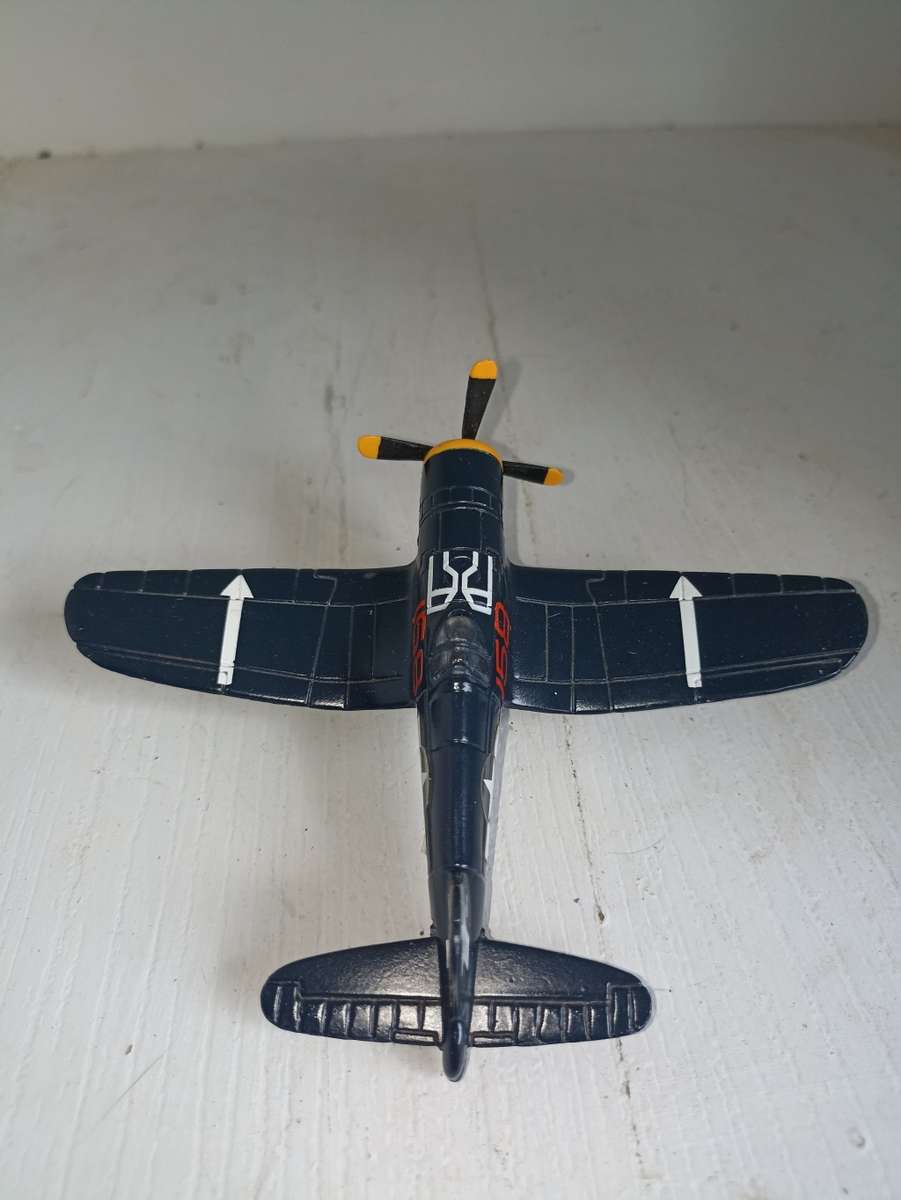 1997 Chance Vought F4U-1D Corsair Die Cast Plane-L 10 cm, W 13 cm-very good condition