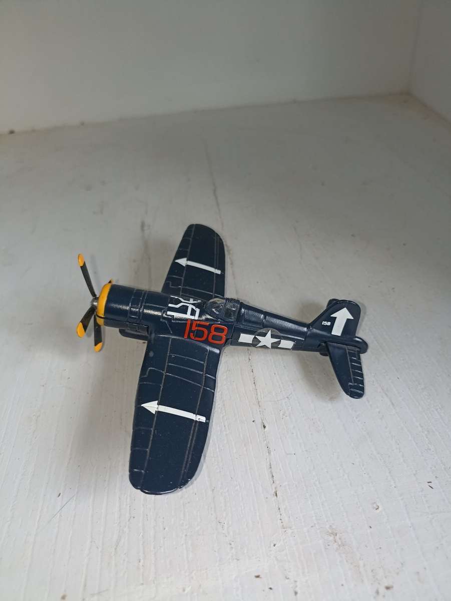 1997 Chance Vought F4U-1D Corsair Die Cast Plane-L 10 cm, W 13 cm-very good condition