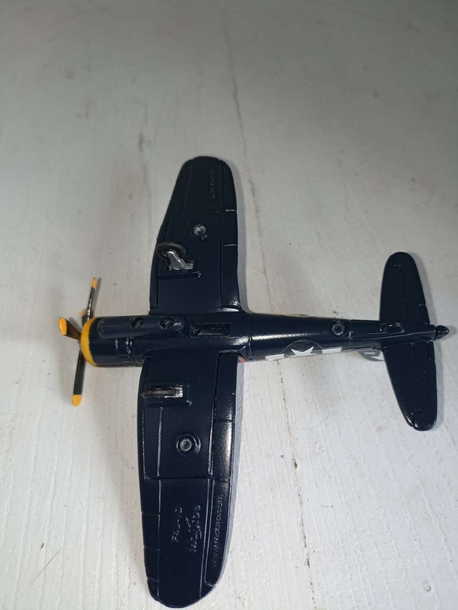 1997 Chance Vought F4U-1D Corsair Die Cast Plane-L 10 cm, W 13 cm-very good condition