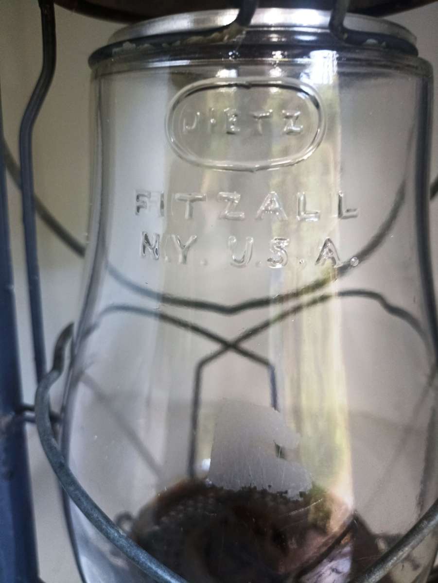 Vintage Dietz original Paraffin Lamp with original Dietz globe good condition