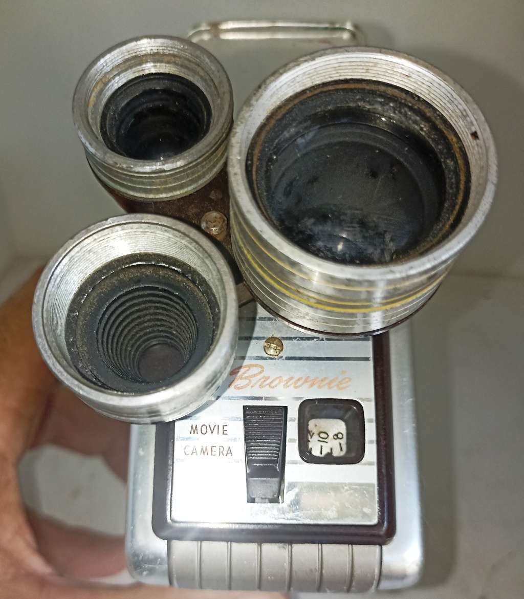 Vintage Brownie 8mm Movie Camera - Wind Up mechanism work!
