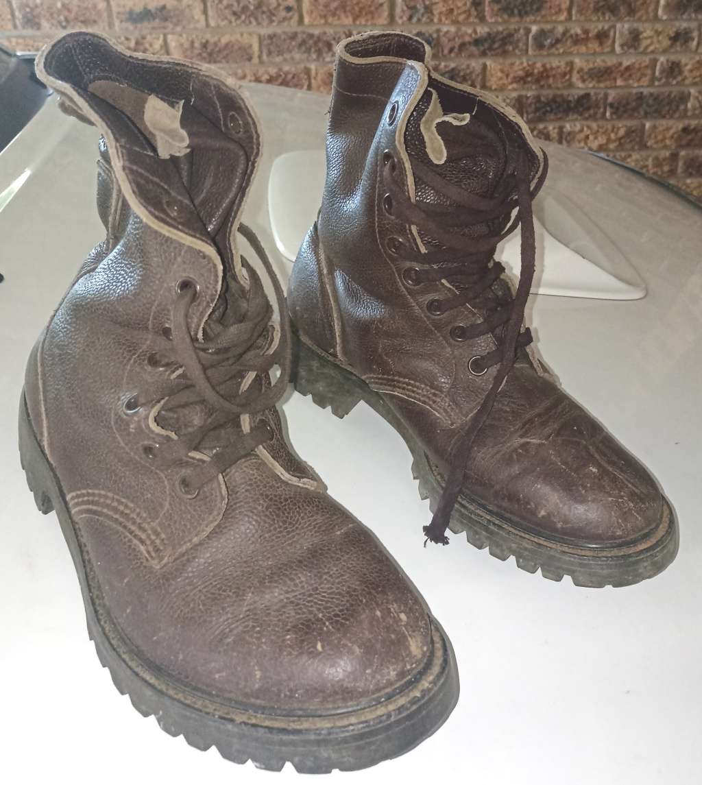 Pair of Old Army`s no 8 Boots in good condition