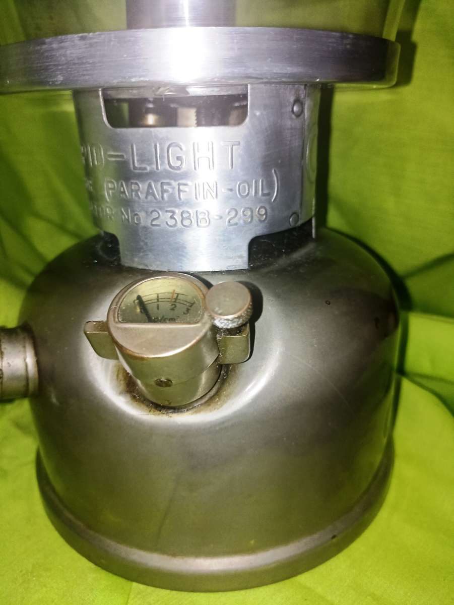Vintage Coleman 238B Rapid-Light Lantern 1951-Very rare-Working