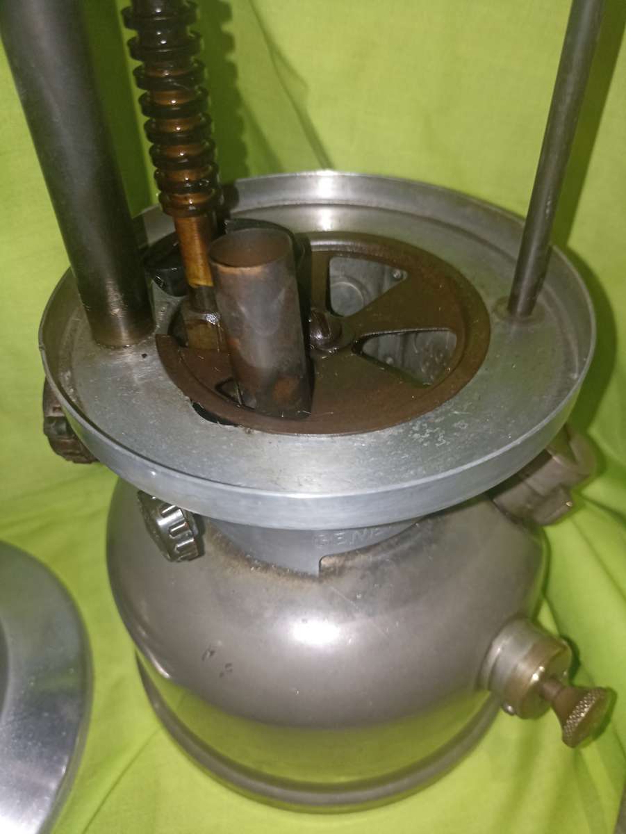 Vintage Coleman 238B Rapid-Light Lantern 1951-Very rare-Working