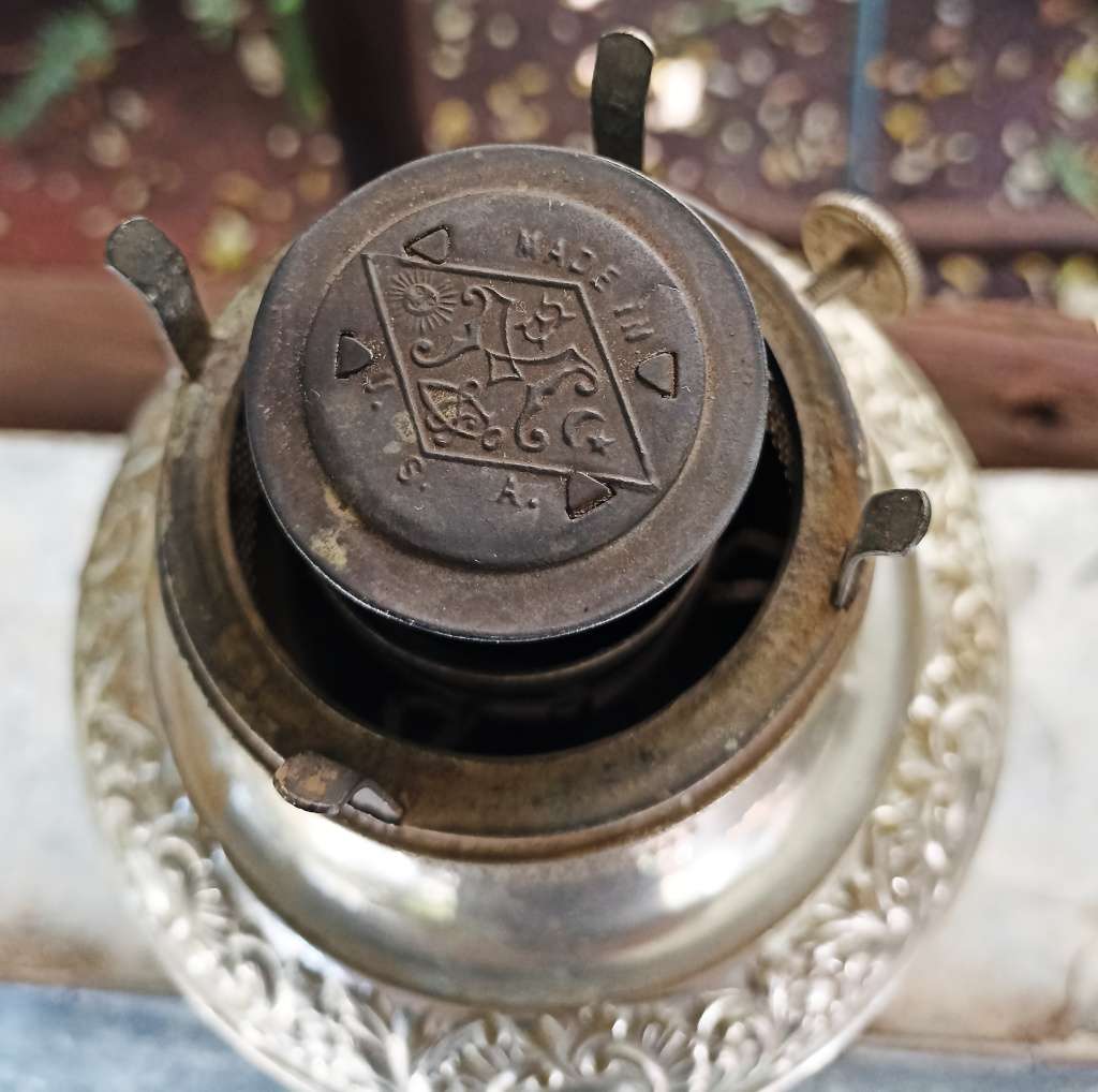 Beautiful Victorian Miller & Co heavily Embossed `Juno` Oil Lamp