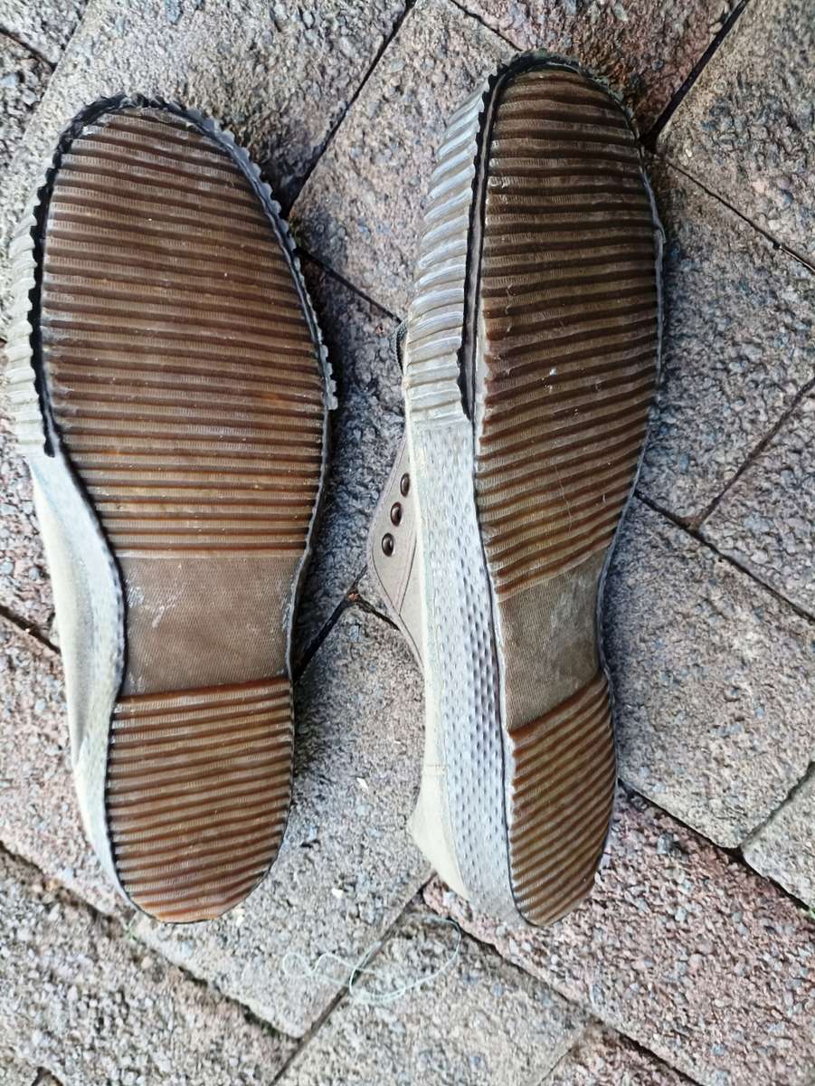 SADF Army no 9 Tekkies-never used-Stamped Runacan N.C.P.M. Ltd 1969