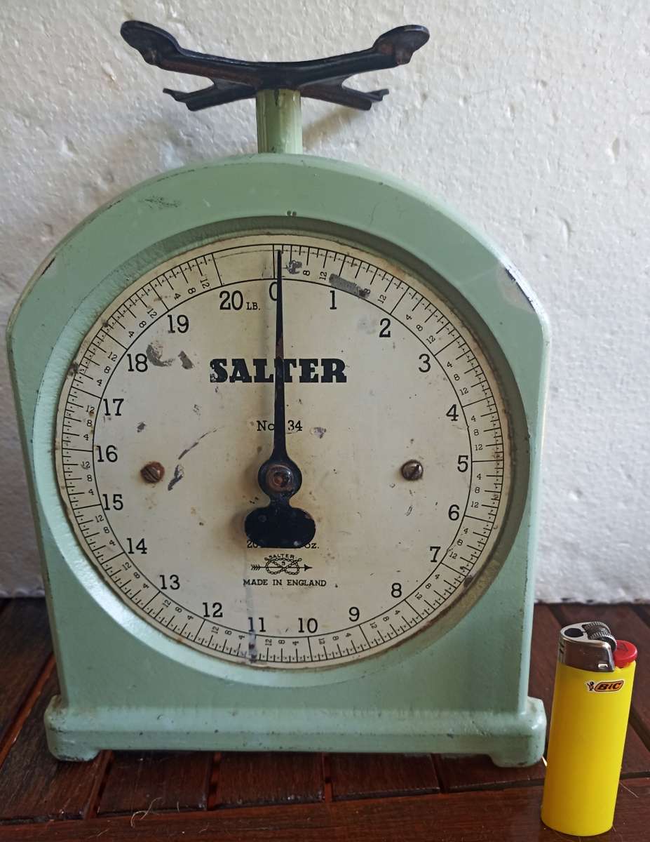 Vintage Green Salter Kitchen Scale no 34 to weigh 20lb`s without bucket-working