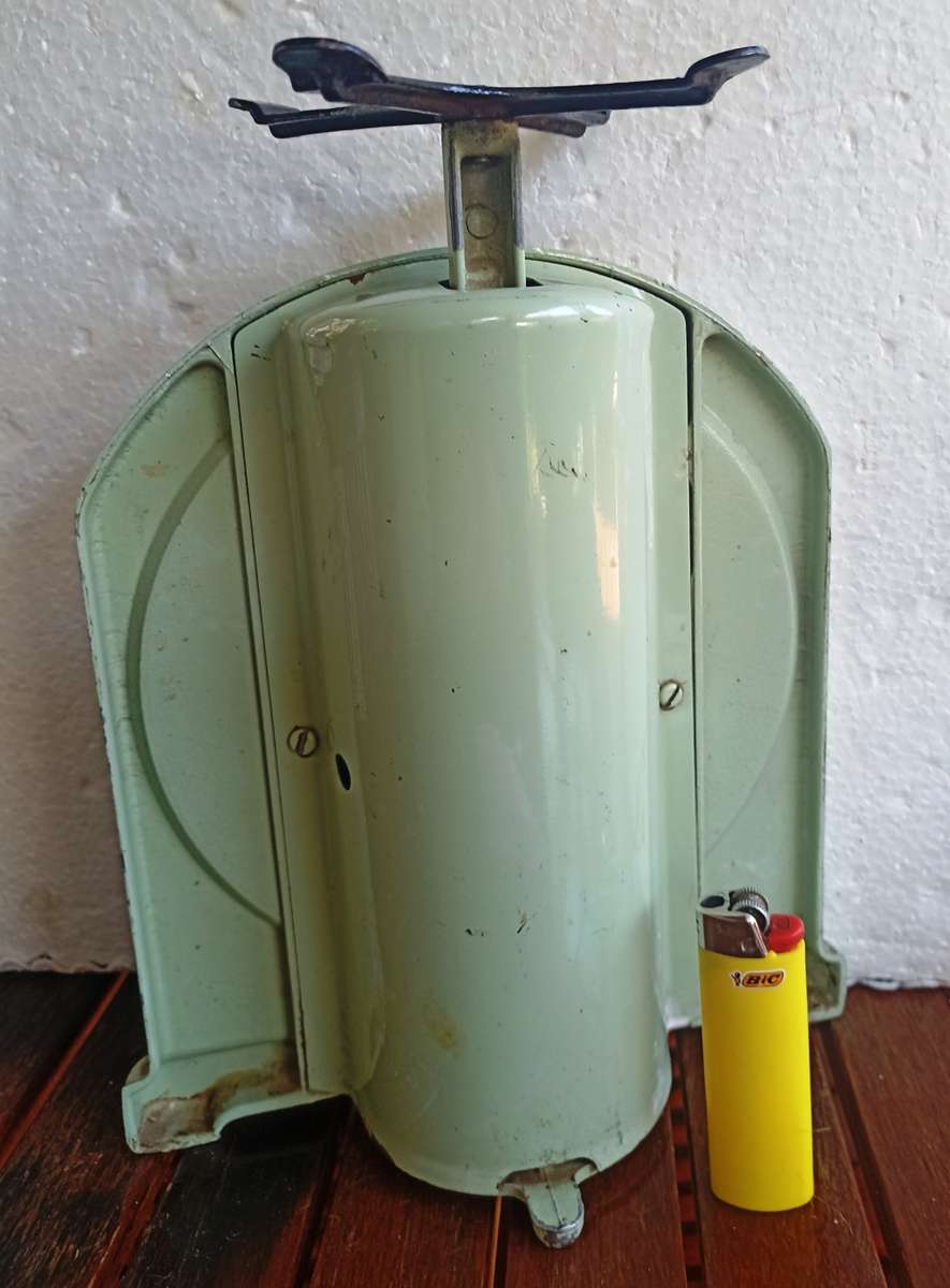 Vintage Green Salter Kitchen Scale no 34 to weigh 20lb`s without bucket-working