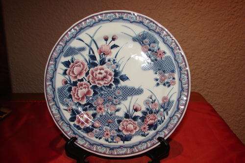 Certified Collectors Imari Plate - Flowers -  diameter 18cm-good condition