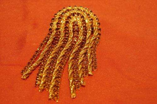 Beautiful Vintage Gold plated Brooch with stones- Dia. 7cm x 4cm