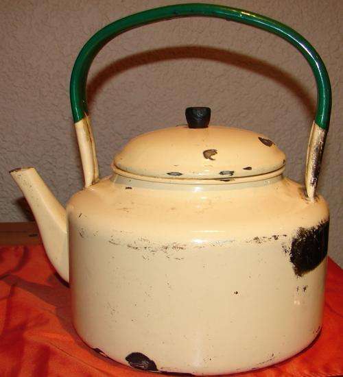 Yellow Enamel Kettle no 3 with green Trimmings-H with Handle 25cm, 17cm without, base width 20cm