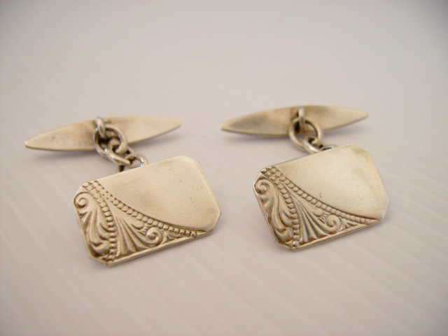 COLLECTABLE SILVER CUFFLINKS. ENGRAVING CAN STILL BE DONE. ~ PLEASE READ DESCRIPTION ~
