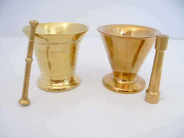 2X SOLID BRASS ORNAMENTS. ONE BID. READ DESCRIPTION & SHIPPING DETAILS