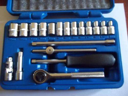 20 PIECE RACO 1/4 " DRIVE SOCKET SET IN HARD CASE